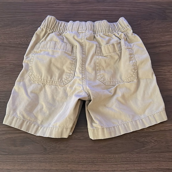 Khaki Shorts 🩳 - Picture 2 of 3